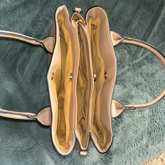 NWOT Tan Charming Charlie Handbag - Picture 8 of 9